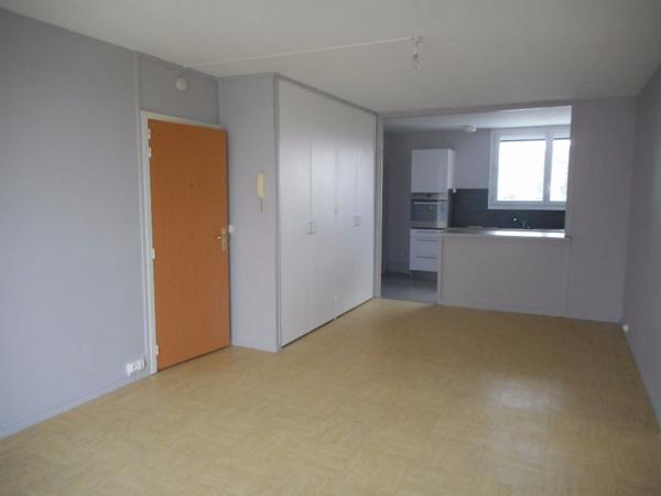 A Louer - LANDIVISIAU appartement de 66 m² avec 2 chambres , Landivisiau