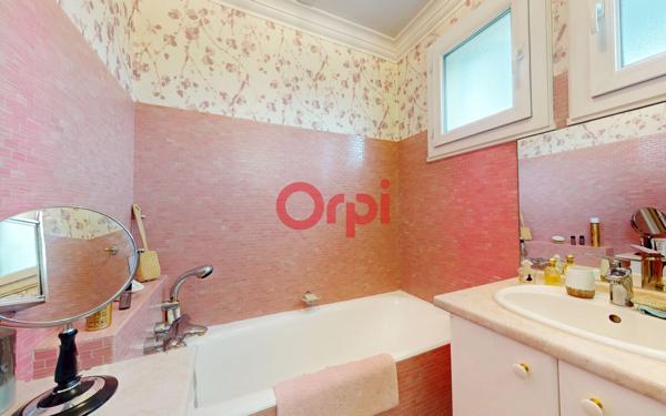 Maison à vendre    3 pièces • 132,18 m2 Montfermeil