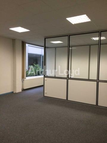 Bureaux à louer à Lille - Petites surfaces rénovées avec parking gratuit et services inclus