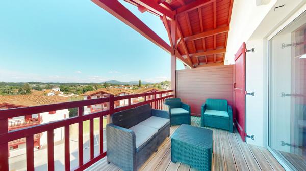 ARPANA T2 avec parking en sous sol et balcon avec vue montagnes à Ustaritz