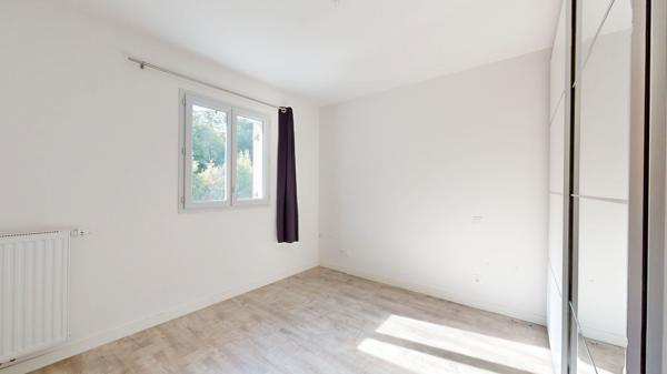 ARPANA T2 avec parking en sous sol et balcon avec vue montagnes à Ustaritz