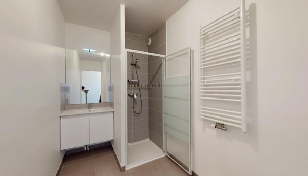 ARPANA T2 avec parking en sous sol et balcon avec vue montagnes à Ustaritz