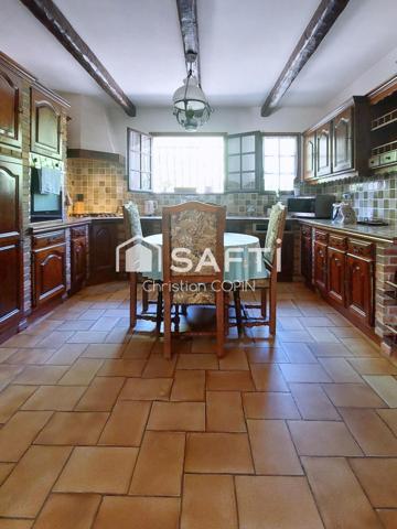 MAISON TRADITIONNELLE DANS QUARTIER DE LA ROUVIÈRE