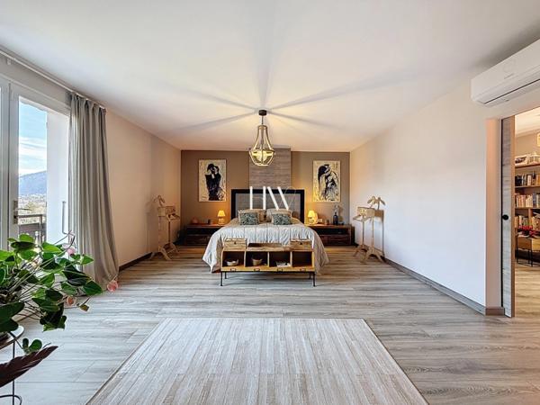 Chalet à vendre - entièrement rénovée avec vue panoramique lac et montagne - 8 pièces SEVRIER (74)