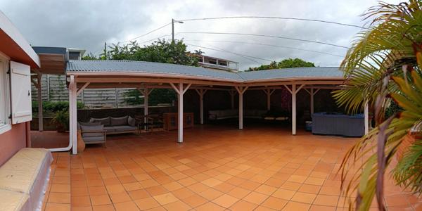 VILLA F6 DE PRESTIGE DE 153 M² AVEC PISCINE A FORT DE FRANCE