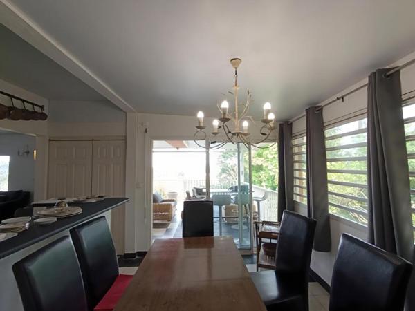 VILLA F6 DE PRESTIGE DE 153 M² AVEC PISCINE A FORT DE FRANCE