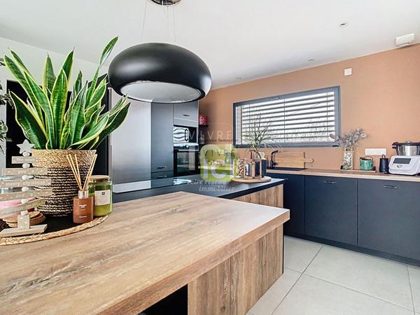 Maison contemporaine 2023 à Cholet 5 pièce(s) 96.84 m2