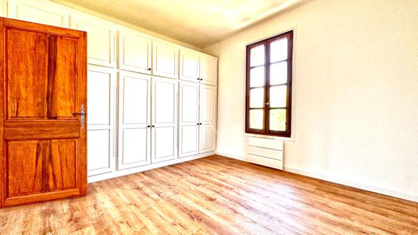 APPARTEMENT TYPE 4 VUE MONT D'OR EN CENTRE VILLE