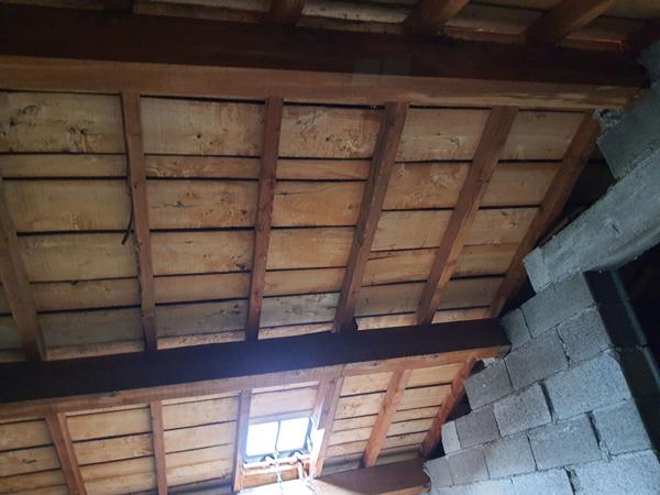 EXCLUSIVITE ! CENTRE RETOURNAC  MAISON TRADITIONNELLE avec 4 chambres sur1300 M2 DE TERRAIN avec double garage