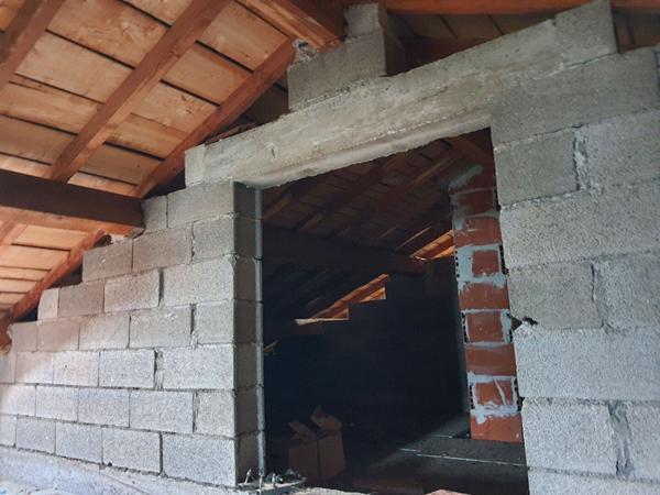 EXCLUSIVITE ! CENTRE RETOURNAC  MAISON TRADITIONNELLE avec 4 chambres sur1300 M2 DE TERRAIN avec double garage