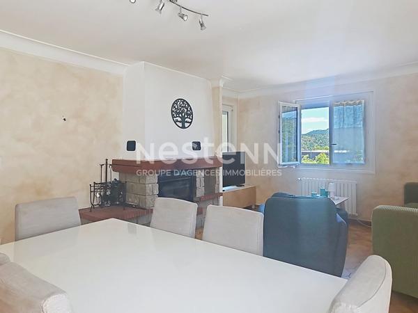 EXCLUSIVITE ! CENTRE RETOURNAC  MAISON TRADITIONNELLE avec 4 chambres sur1300 M2 DE TERRAIN avec double garage