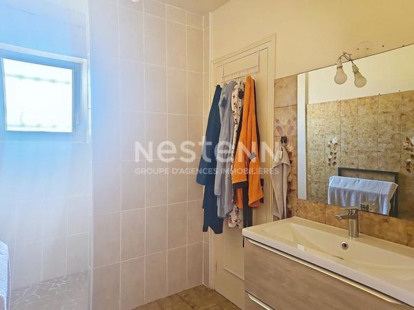 EXCLUSIVITE ! CENTRE RETOURNAC  MAISON TRADITIONNELLE avec 4 chambres sur1300 M2 DE TERRAIN avec double garage