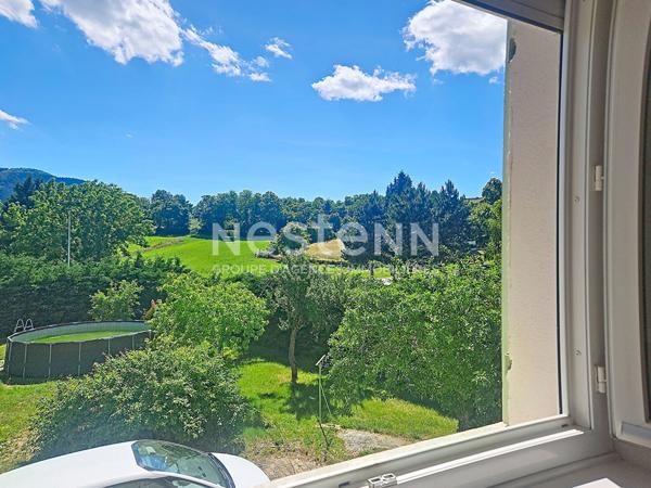 EXCLUSIVITE ! CENTRE RETOURNAC  MAISON TRADITIONNELLE avec 4 chambres sur1300 M2 DE TERRAIN avec double garage