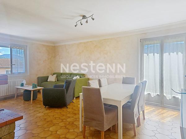 EXCLUSIVITE ! CENTRE RETOURNAC  MAISON TRADITIONNELLE avec 4 chambres sur1300 M2 DE TERRAIN avec double garage