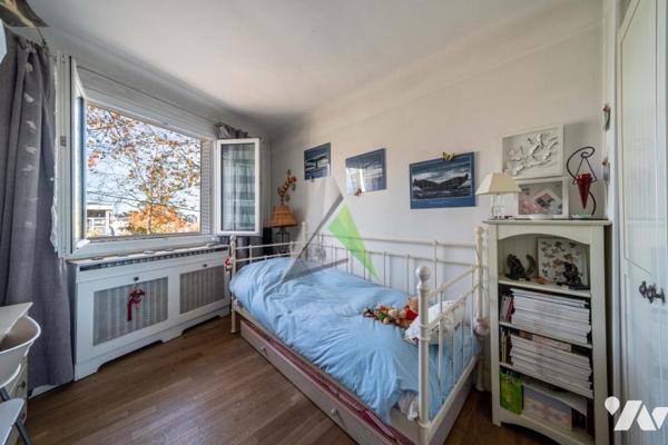 Clamart - Maison de ville avec jardin et 3 chambres (120 m2 environ)