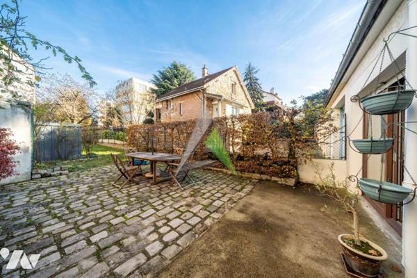 Clamart - Maison de ville avec jardin et 3 chambres (120 m2 environ)