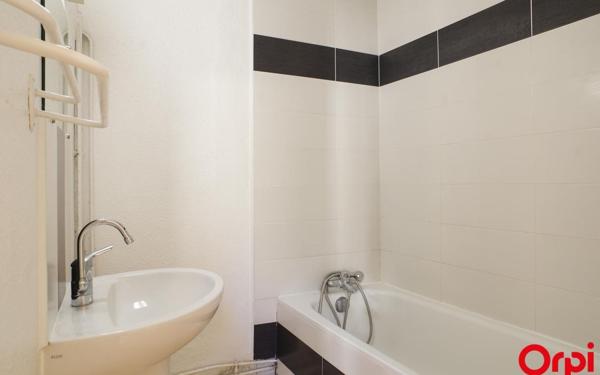 Appartement à louer    1 pièce • 37 m2 Villeurbanne