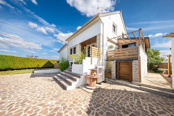 VAROIS MAISON DE 143 M2 AVEC SOUS-SOL ET ATELIER SUR 780 M2 DE TERRAIN