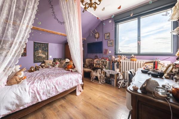 VAROIS MAISON DE 143 M2 AVEC SOUS-SOL ET ATELIER SUR 780 M2 DE TERRAIN