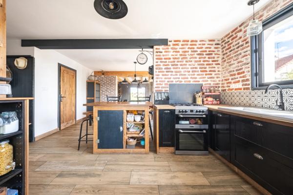 VAROIS MAISON DE 143 M2 AVEC SOUS-SOL ET ATELIER SUR 780 M2 DE TERRAIN