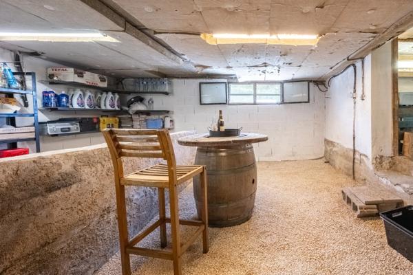 VAROIS MAISON DE 143 M2 AVEC SOUS-SOL ET ATELIER SUR 780 M2 DE TERRAIN
