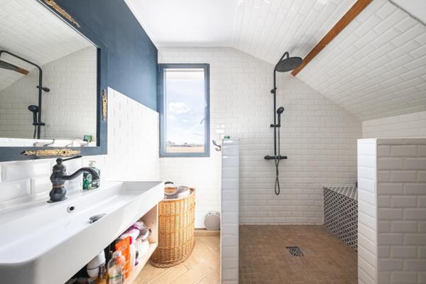 VAROIS MAISON DE 143 M2 AVEC SOUS-SOL ET ATELIER SUR 780 M2 DE TERRAIN