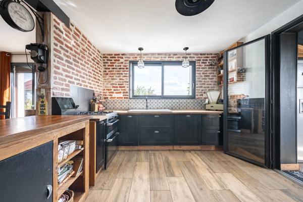 VAROIS MAISON DE 143 M2 AVEC SOUS-SOL ET ATELIER SUR 780 M2 DE TERRAIN