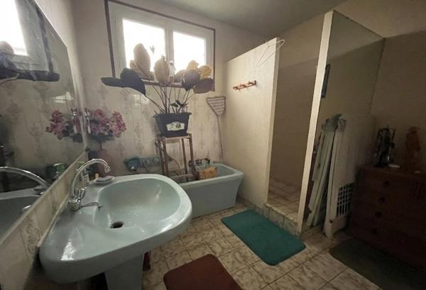 Maison à vendre 114 030 € Saint-Aulaye 4 p 100 m² DPE E