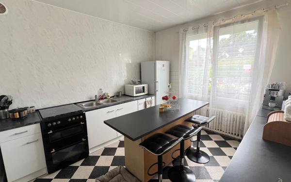 Maison à vendre    5 pièces • 116,17 m2 Carhaix-Plouguer