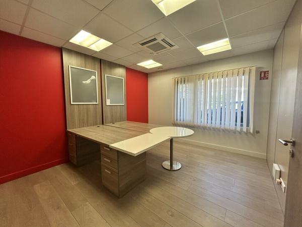 Montceau les Mines centre-ville - Local commercial ou professionnel 99 m² à louer