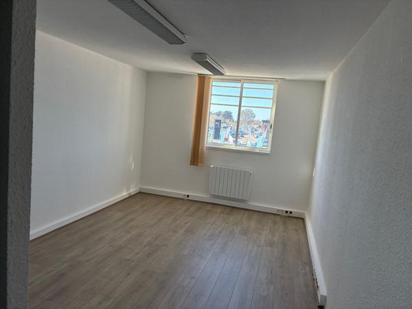 Bureau à louer 180m2 à Saint-Nazaire quartier Océanis rénové et lumineux