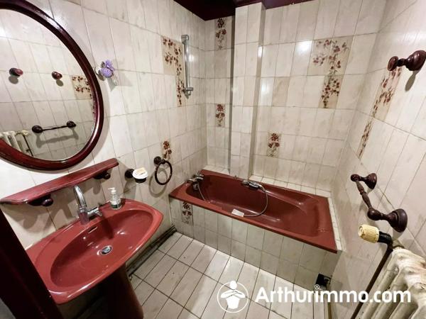 Vente                                                      Appartement
                        
                     3 pièces                      95 m2                     à Valentigney