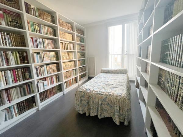 T4 79 m2 avec balcon et place de parking privative