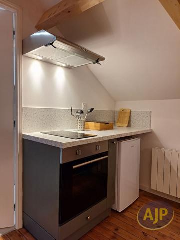 Appartement à louer Pons : 2 pièces, 30m² avec 1 chambre(s) à 530€ - AJP Immobilier Pons