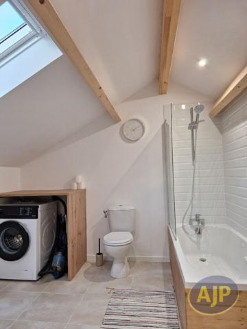 Appartement à louer Pons : 2 pièces, 30m² avec 1 chambre(s) à 530€ - AJP Immobilier Pons