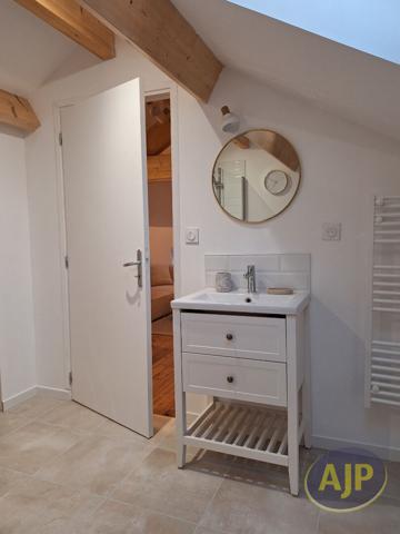 Appartement à louer Pons : 2 pièces, 30m² avec 1 chambre(s) à 530€ - AJP Immobilier Pons