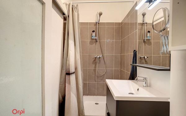 Appartement à vendre    2 pièces • 48 m2 Nantes