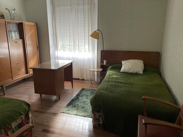 Maison T7 en pierre sur sous-sol complet avec 816m² de terrain