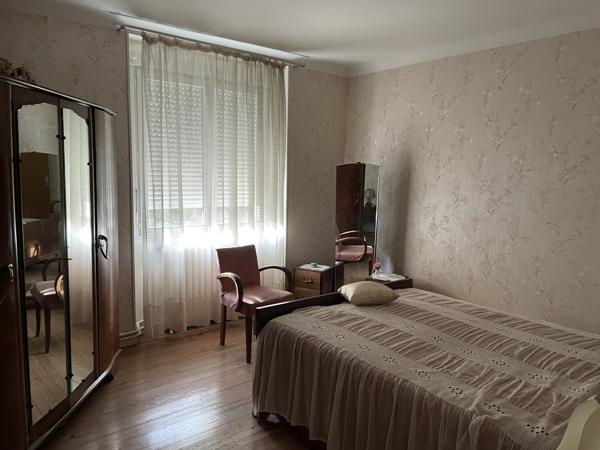 Maison T7 en pierre sur sous-sol complet avec 816m² de terrain