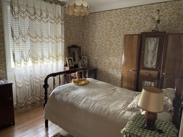 Maison T7 en pierre sur sous-sol complet avec 816m² de terrain