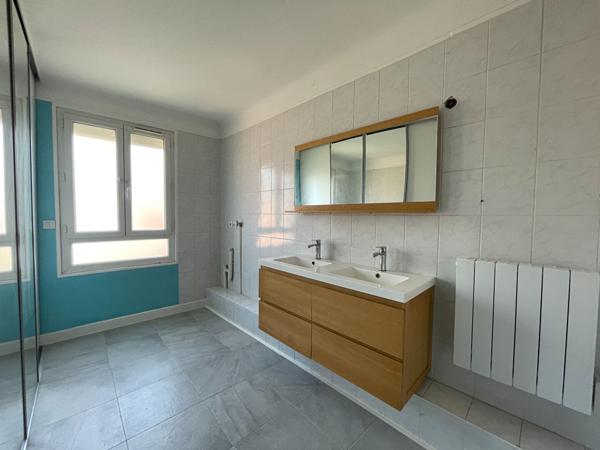 Appartement 5 pièces à louer à Melun - Exclusivité ERA Saint Ambroise