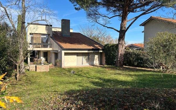 Maison à vendre    6 pièces • 239 m2 Blagnac