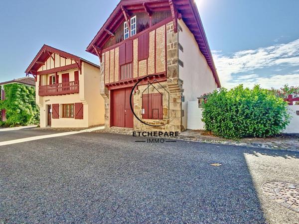 Garris (64120) Ensemble immobilier composé de 2 maisons