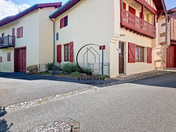 Garris (64120) Ensemble immobilier composé de 2 maisons