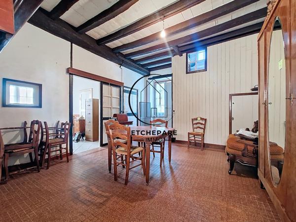 Garris (64120) Ensemble immobilier composé de 2 maisons