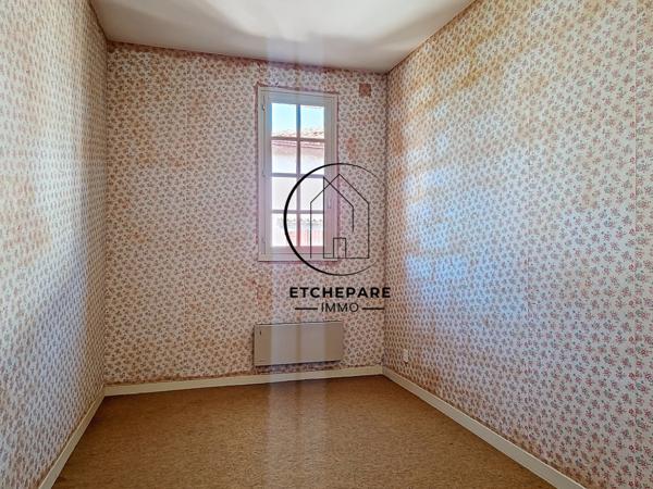 Garris (64120) Ensemble immobilier composé de 2 maisons