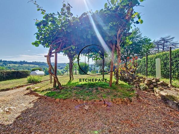 Garris (64120) Ensemble immobilier composé de 2 maisons