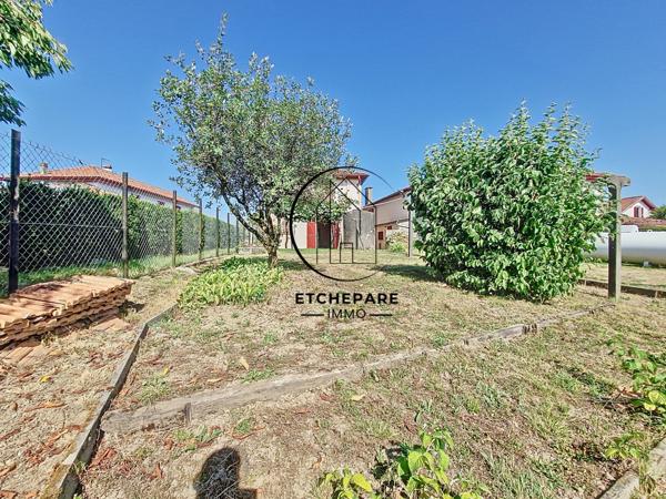 Garris (64120) Ensemble immobilier composé de 2 maisons