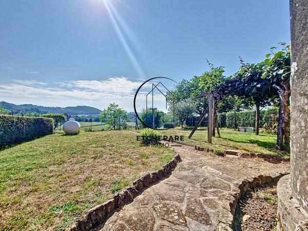 Garris (64120) Ensemble immobilier composé de 2 maisons