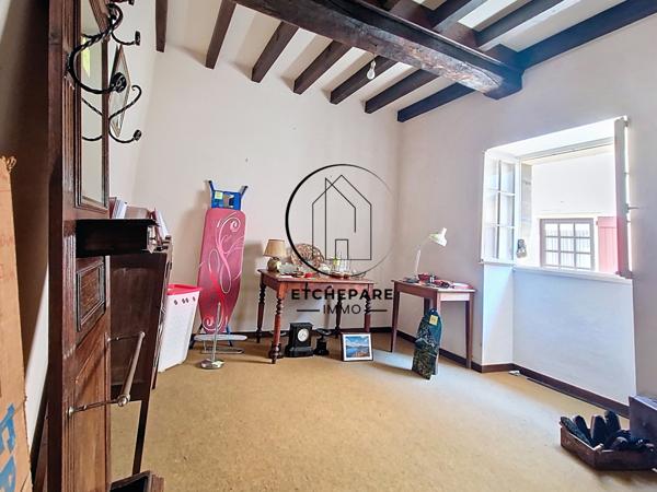 Garris (64120) Ensemble immobilier composé de 2 maisons